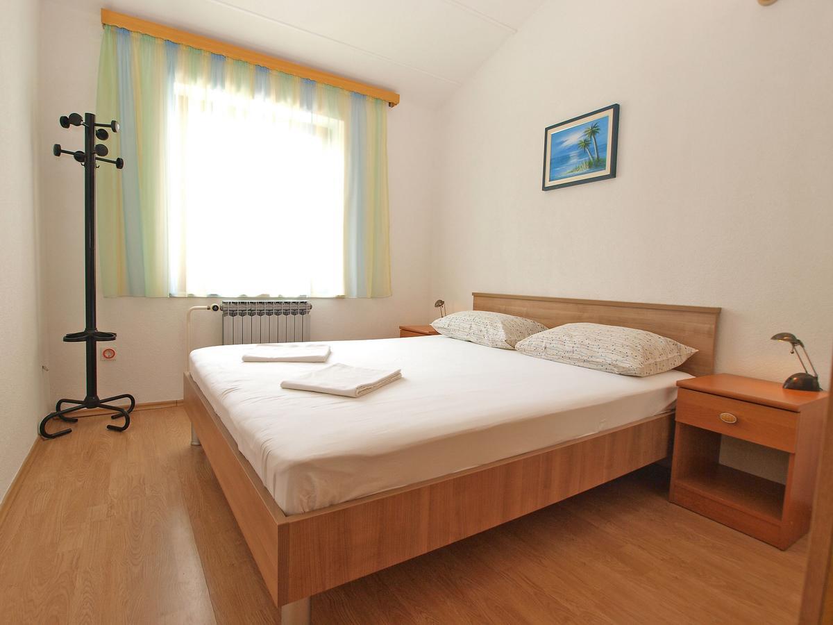 Apartments Slavka 1155 Pola Esterno foto