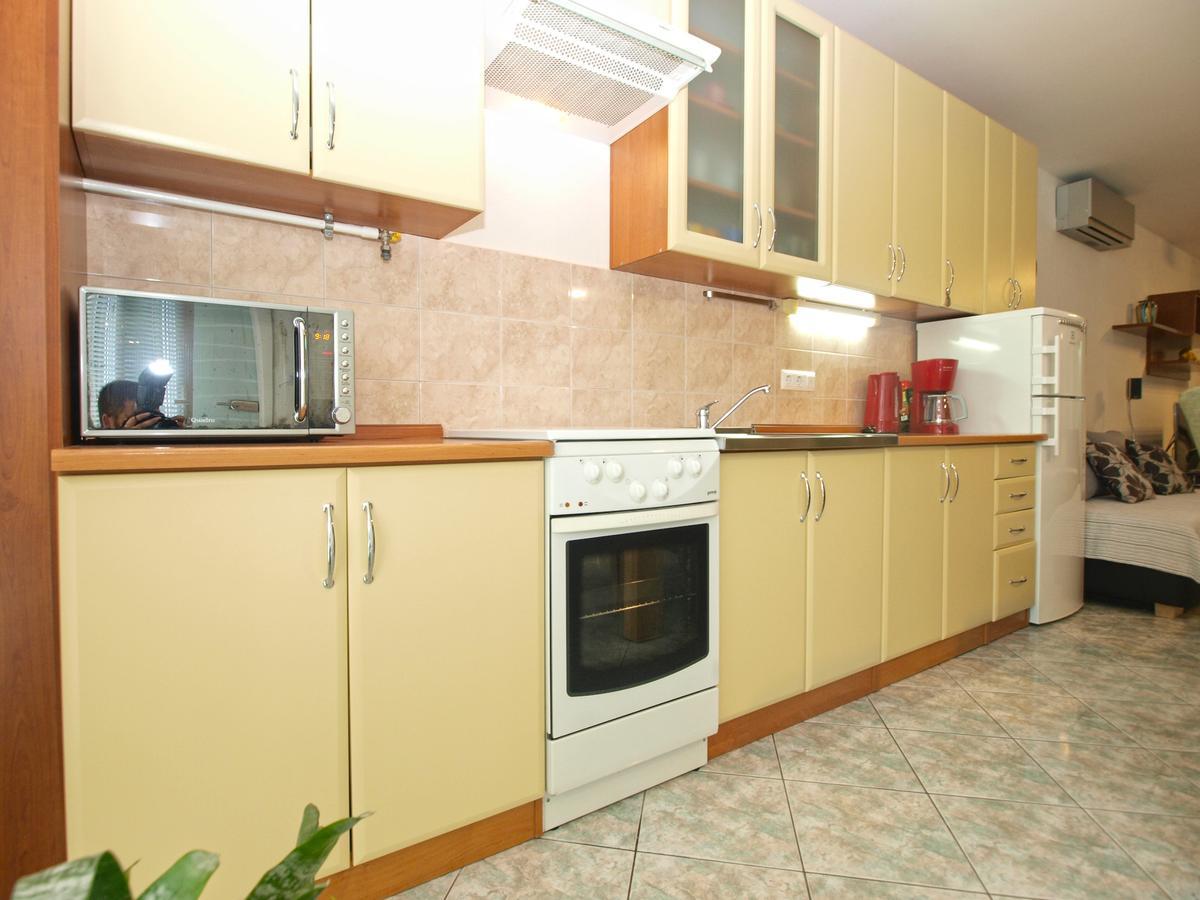 Apartments Slavka 1155 Pola Esterno foto