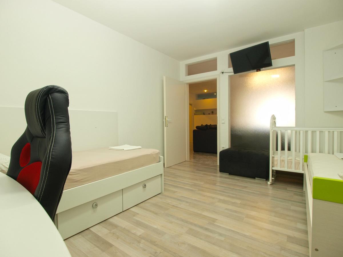 Apartments Slavka 1155 Pola Esterno foto